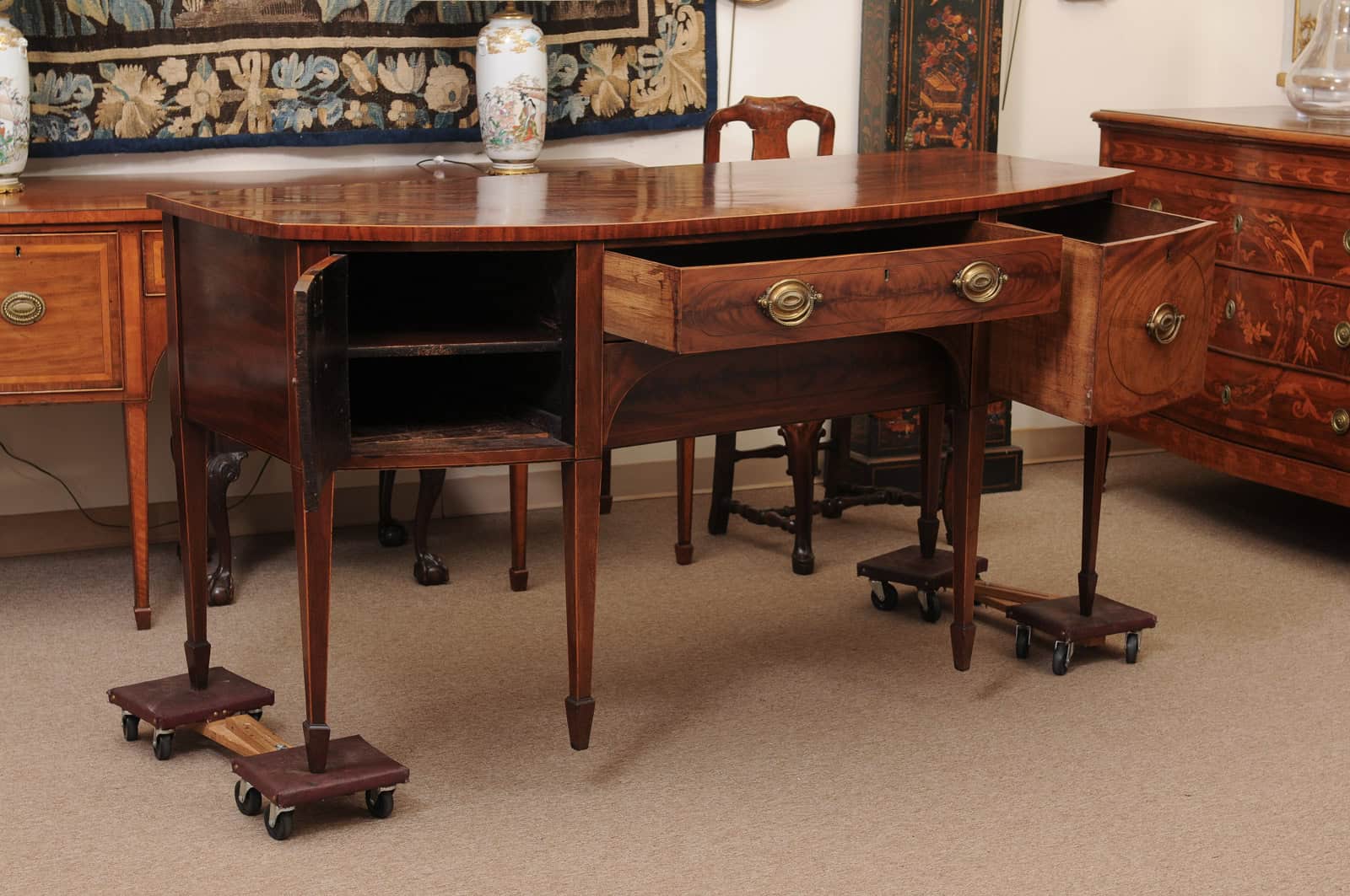 Early 19th Century George IV Mahogany Sideboard with Crossbanding and Reeded Rounded Legs - Image 4