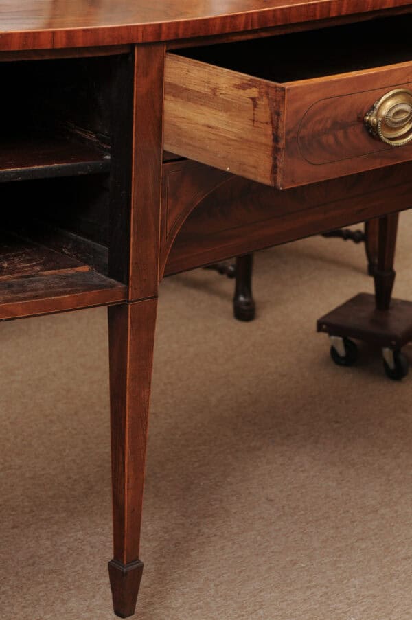 Early 19th Century George IV Mahogany Sideboard with Crossbanding and Reeded Rounded Legs - Image 5