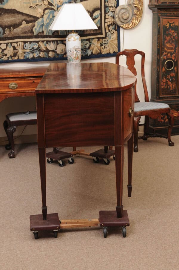 Early 19th Century George IV Mahogany Sideboard with Crossbanding and Reeded Rounded Legs - Image 10
