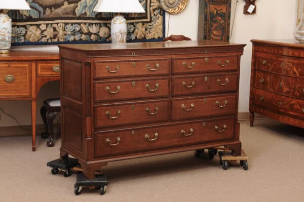 English Late 18th Century Dresser Base with 3 Drawers, Brass Bail Pulls and Shaped Apron - Image 3