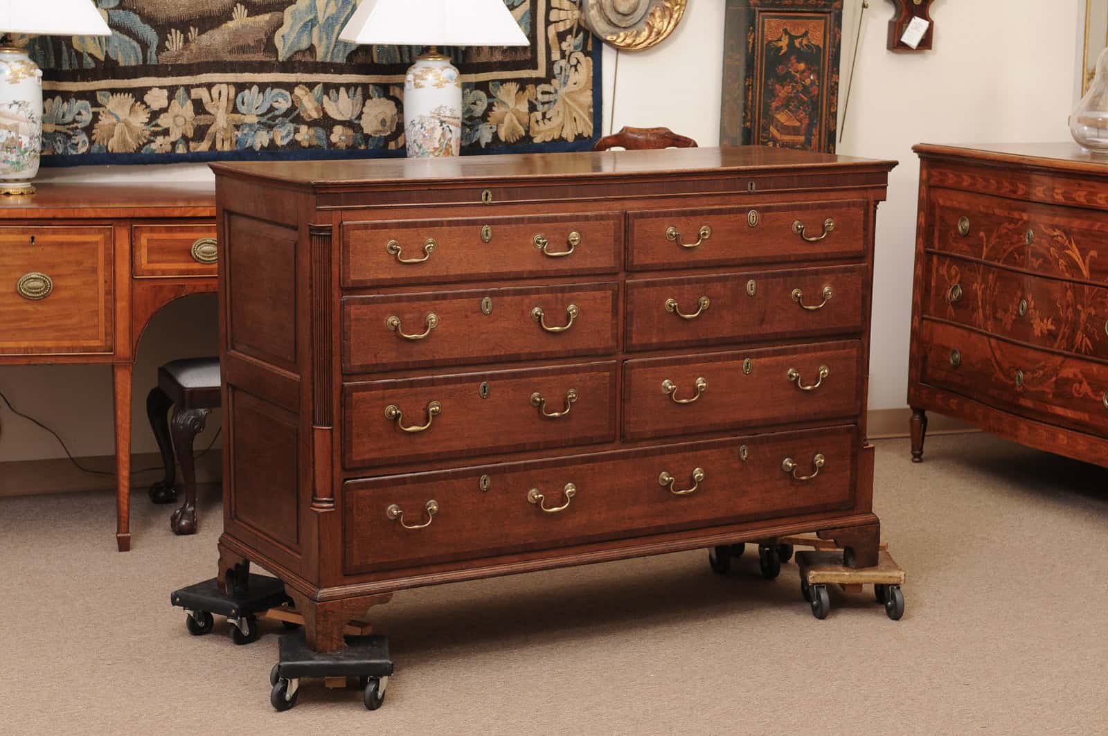English Early 19th Century Oak Mules Chest with 7 Crossbanded Drawers, and Flanking Column Detail - Image 3