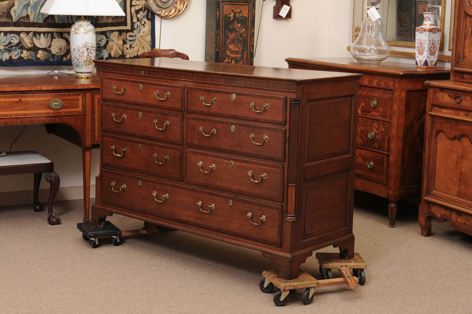 English Early 19th Century Oak Mules Chest with 7 Crossbanded Drawers, and Flanking Column Detail - Image 12