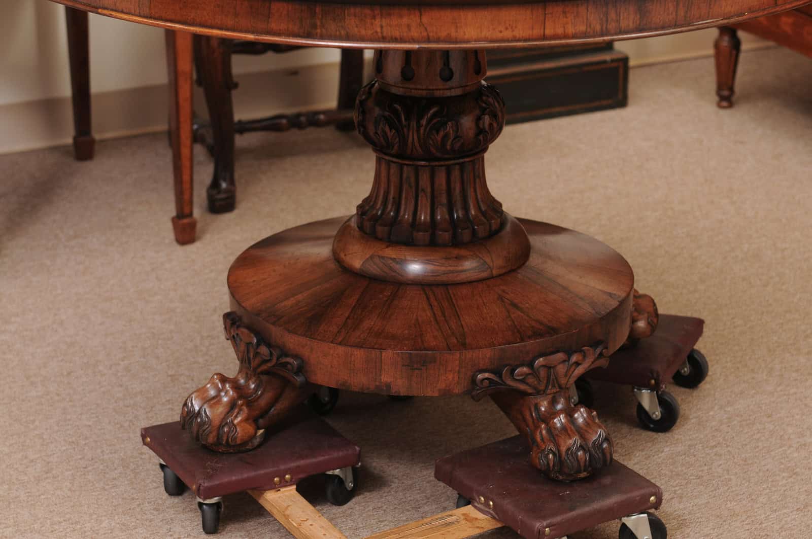 English 19th Century William IV Roswood Pedestal Center Table with Paw Feet - Image 5