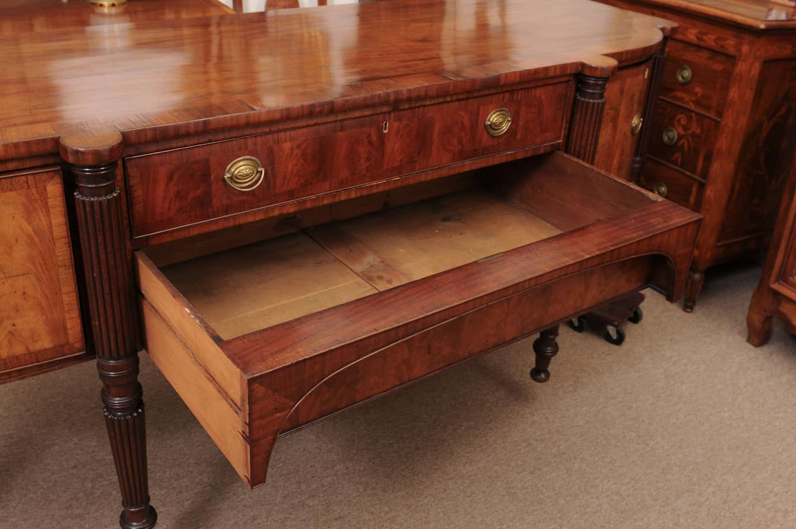 Early 19th Century George IV Mahogany Sideboard with Crossbanding and Reeded Rounded Legs - Image 7