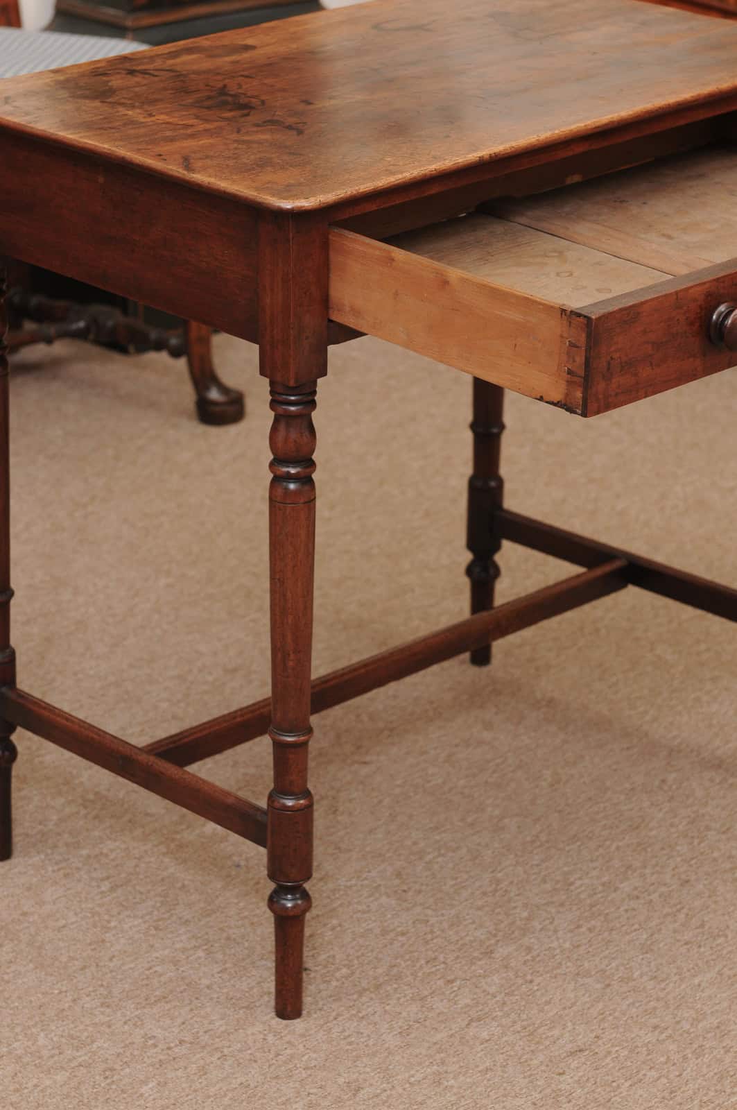 English 19th Century Mahogany Side Table Featuring 1 Drawer with wooden Pulls, Turned Legs and H-Form Stretcher - Image 5