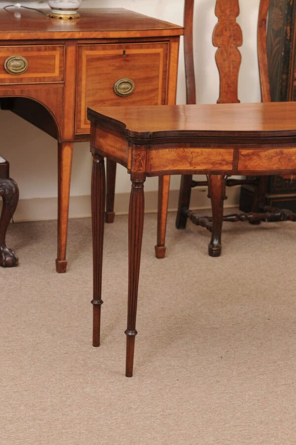 American Game Table in Maple & Mahogany with Reeded Legs, Possibly Salem, MD, Ca. 1815 - Image 4