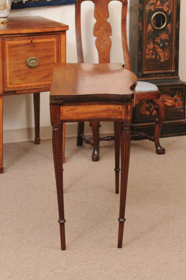 American Game Table in Maple & Mahogany with Reeded Legs, Possibly Salem, MD, Ca. 1815 - Image 6