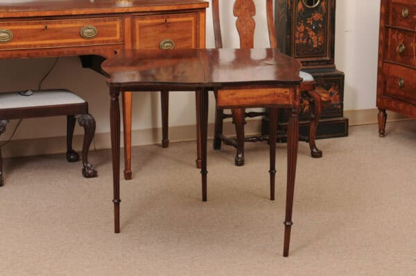 American Game Table in Maple & Mahogany with Reeded Legs, Possibly Salem, MD, Ca. 1815 - Image 8
