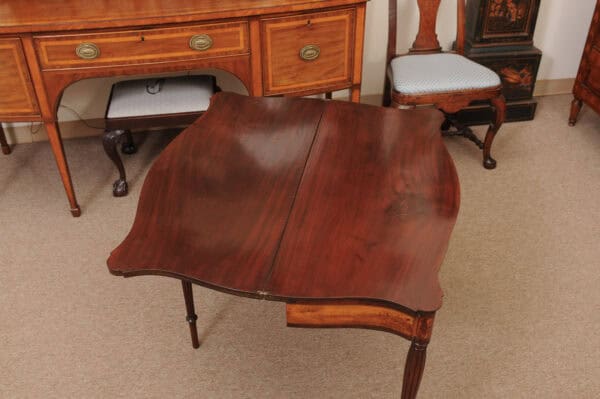 American Game Table in Maple & Mahogany with Reeded Legs, Possibly Salem, MD, Ca. 1815 - Image 9