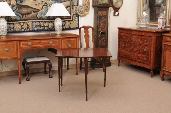 American Game Table in Maple & Mahogany with Reeded Legs, Possibly Salem, MD, Ca. 1815 - Image 11