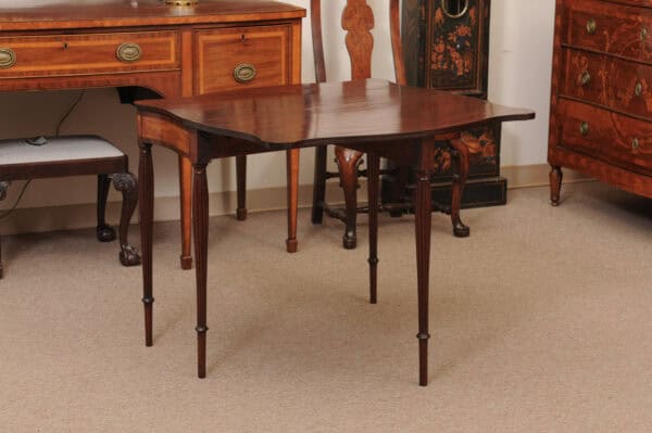 American Game Table in Maple & Mahogany with Reeded Legs, Possibly Salem, MD, Ca. 1815 - Image 12