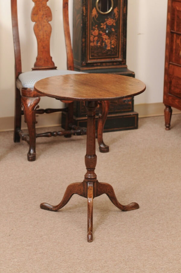 English Late 18th Century Oak Round Tilt Top Table with Tripod Base & Pad Feet - Image 10