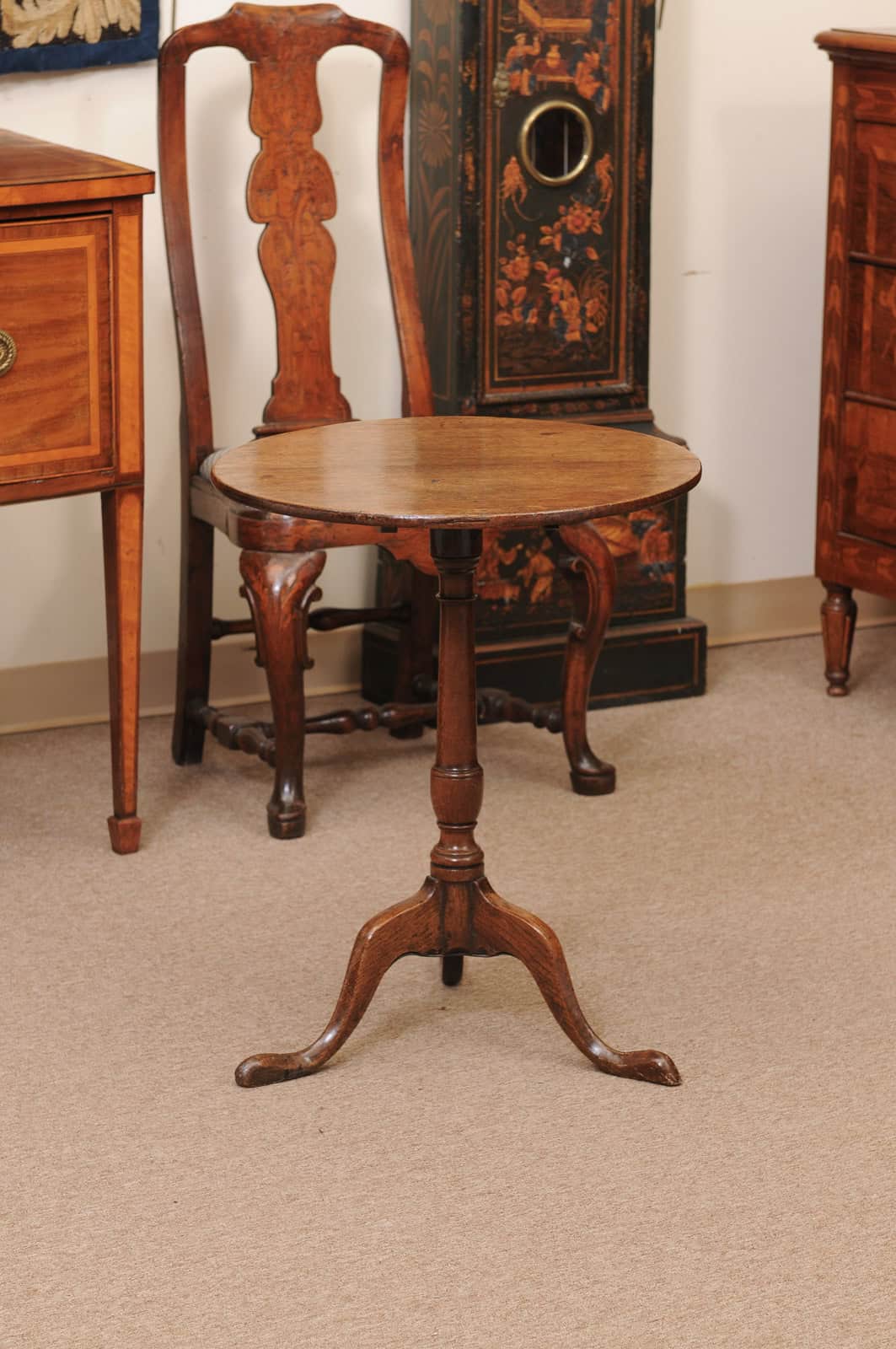 English Late 18th Century Oak Round Tilt Top Table with Tripod Base & Pad Feet - Image 12