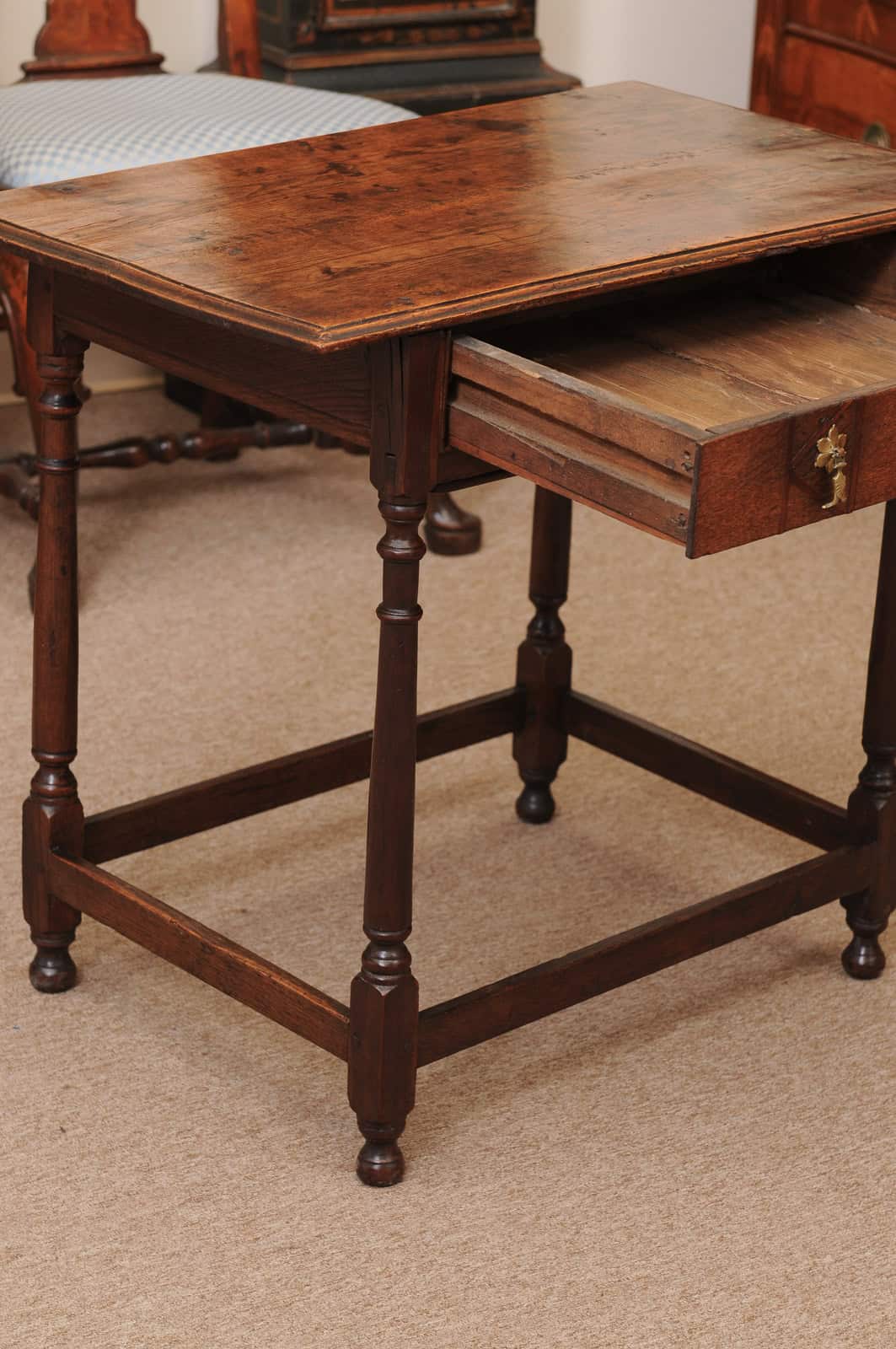 English Oak 18th Century Side Table Featuring 1 Drawer with inlay, Turned Legs and Box Stretcher - Image 5