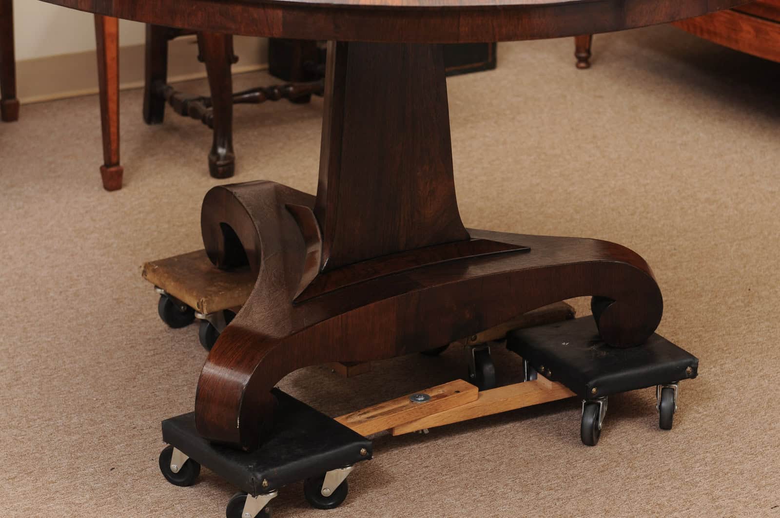 English 19th Century Rosewood Center Table with Pedestal Base and Scroll Feet - Image 4