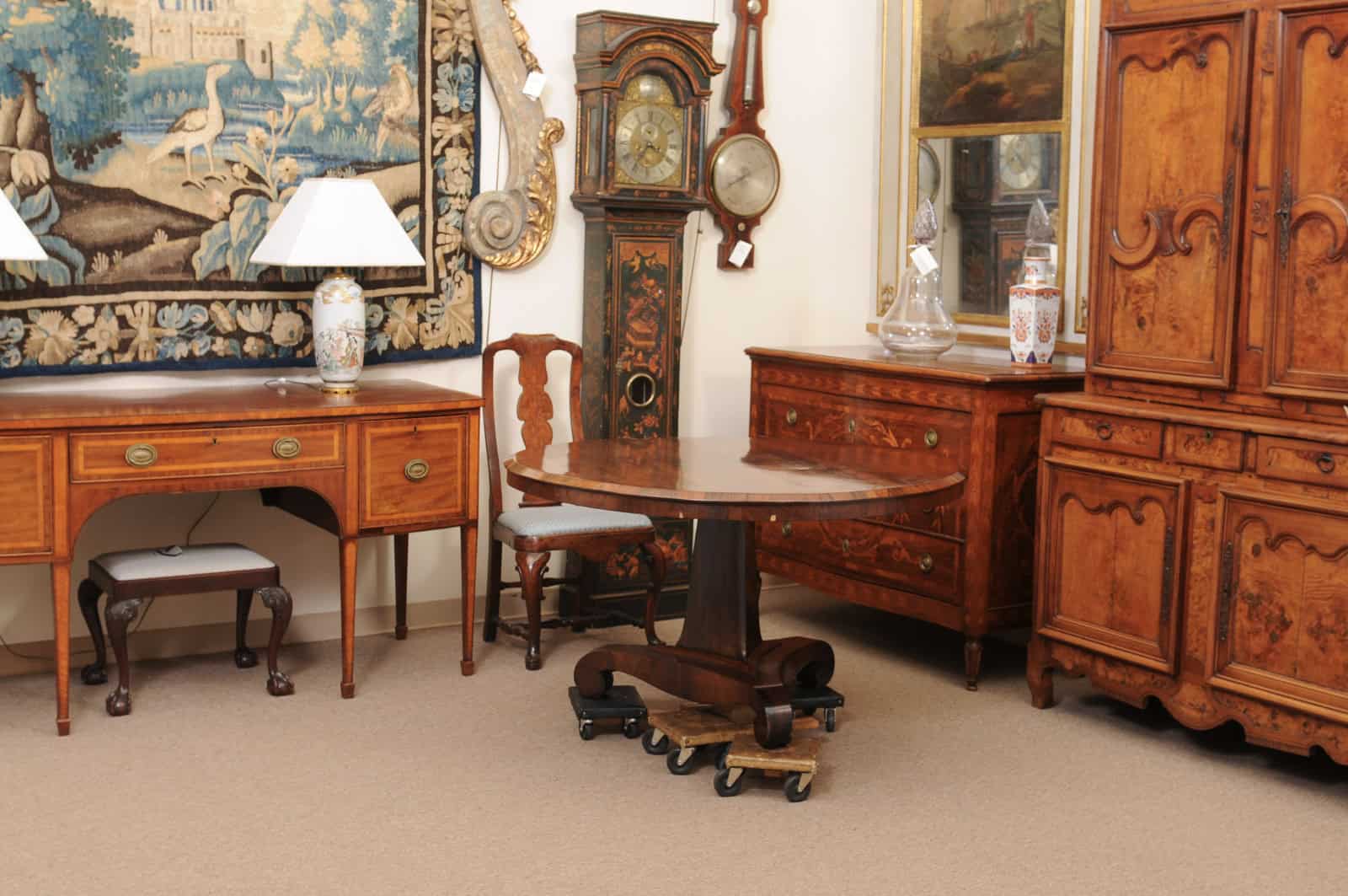 English 19th Century Rosewood Center Table with Pedestal Base and Scroll Feet - Image 9