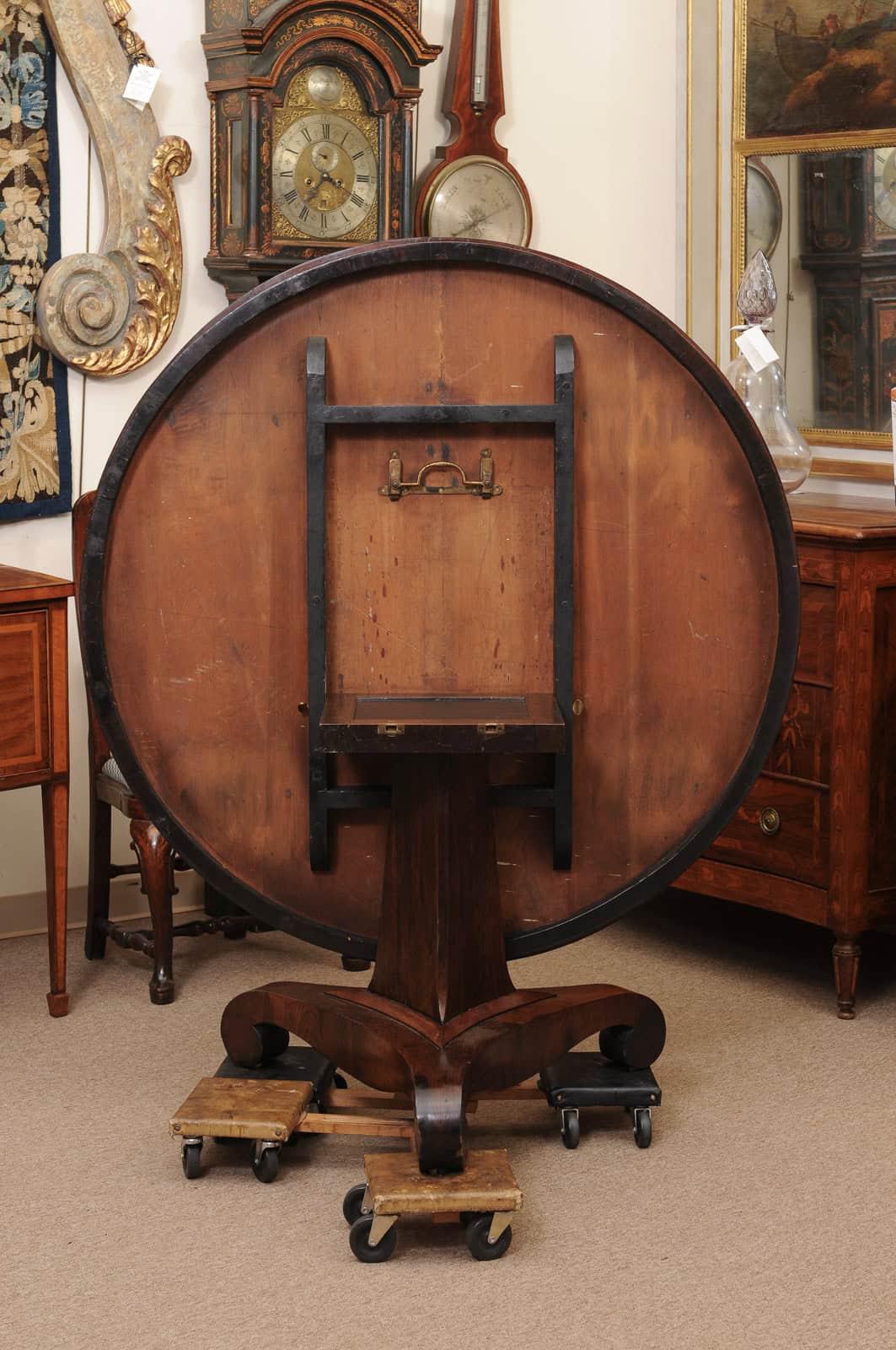 English 19th Century Rosewood Center Table with Pedestal Base and Scroll Feet - Image 15