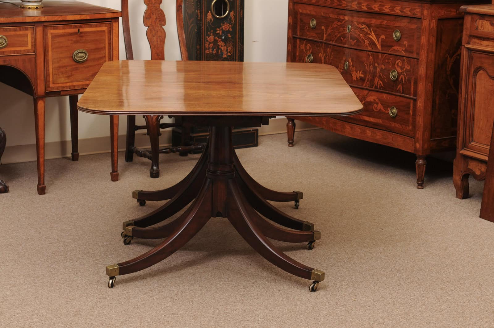 English George III Style Double Pedestal Dining Table with 2 Leaves and Splayed Legs on Castor Feet, Early 20th Century - Image 4
