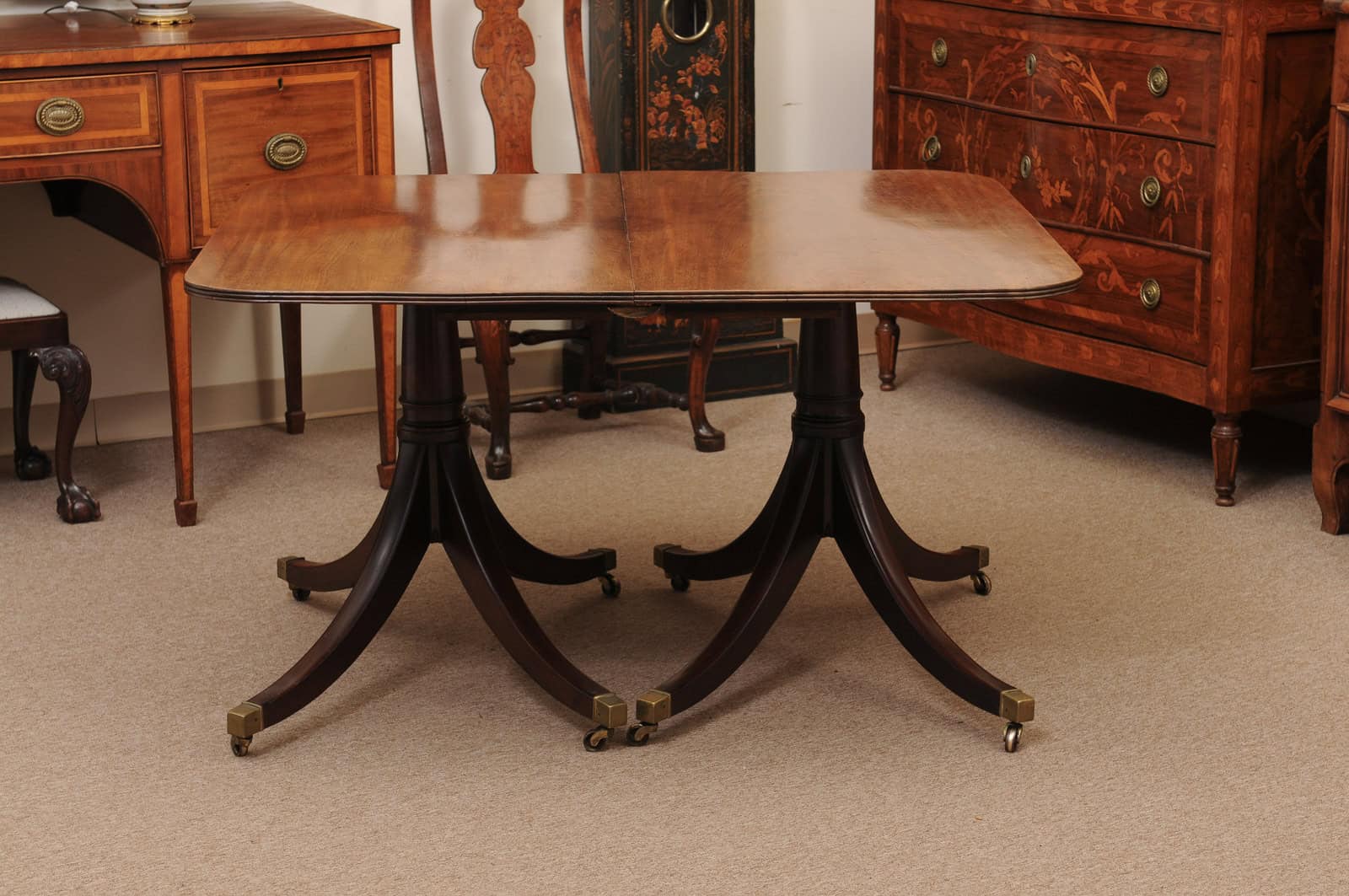 English George III Style Double Pedestal Dining Table with 2 Leaves and Splayed Legs on Castor Feet, Early 20th Century - Image 6