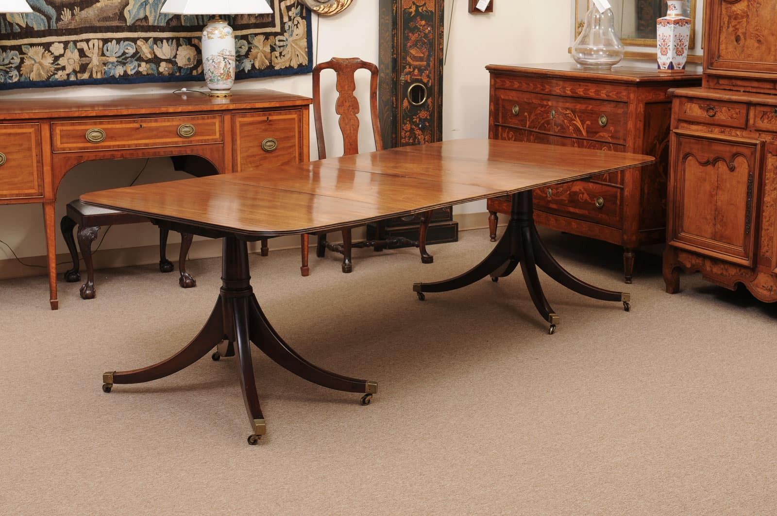 English George III Style Double Pedestal Dining Table with 2 Leaves and Splayed Legs on Castor Feet, Early 20th Century - Image 10
