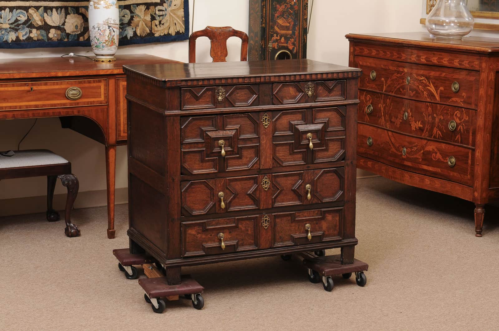 18th Century English Oak Jacobean Style Chest with 5 Drawers and Tear Drop Pulls. - Image 3