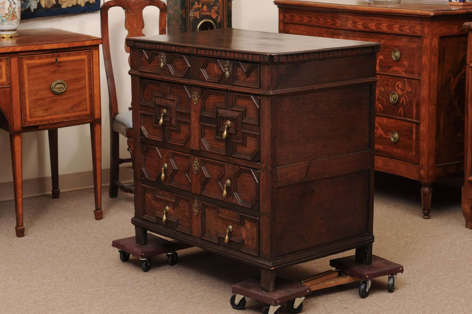 18th Century English Oak Jacobean Style Chest with 5 Drawers and Tear Drop Pulls. - Image 12
