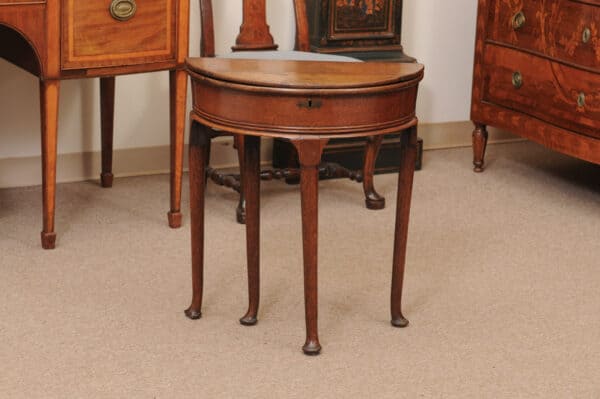 English Early 18th Century Petite Queen Anne Oak Demilune Game Table with Flip Top - Image 3