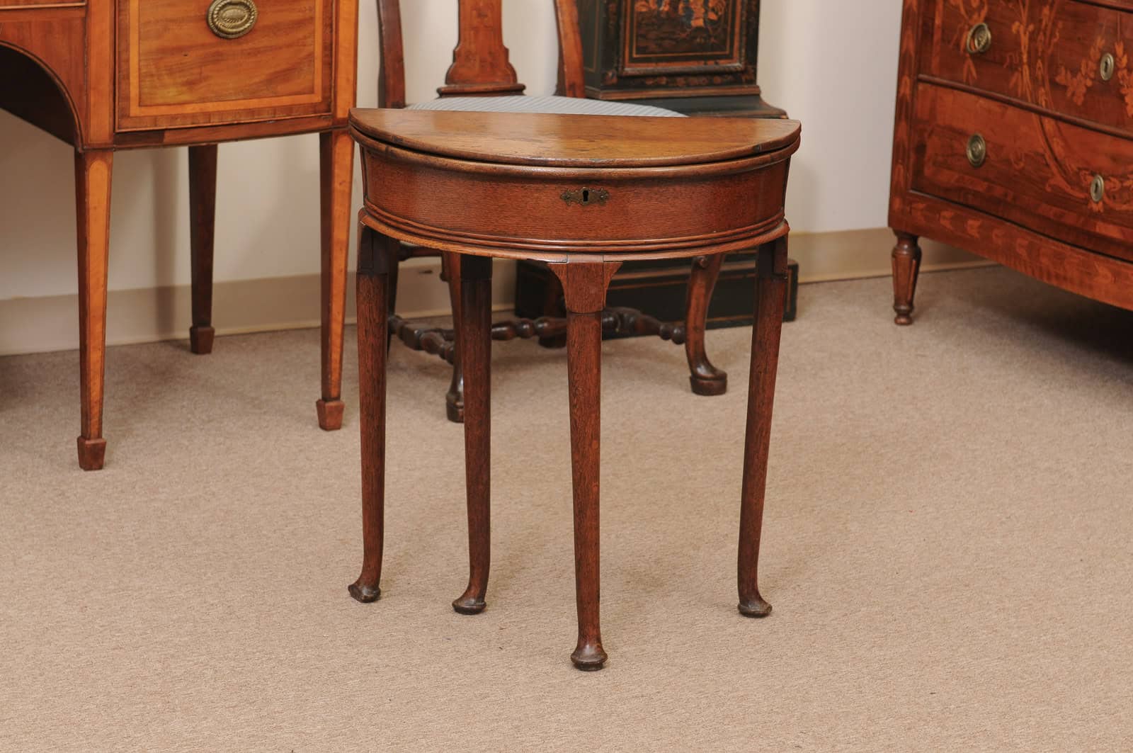 English Early 18th Century Petite Queen Anne Oak Demilune Game Table with Flip Top - Image 3