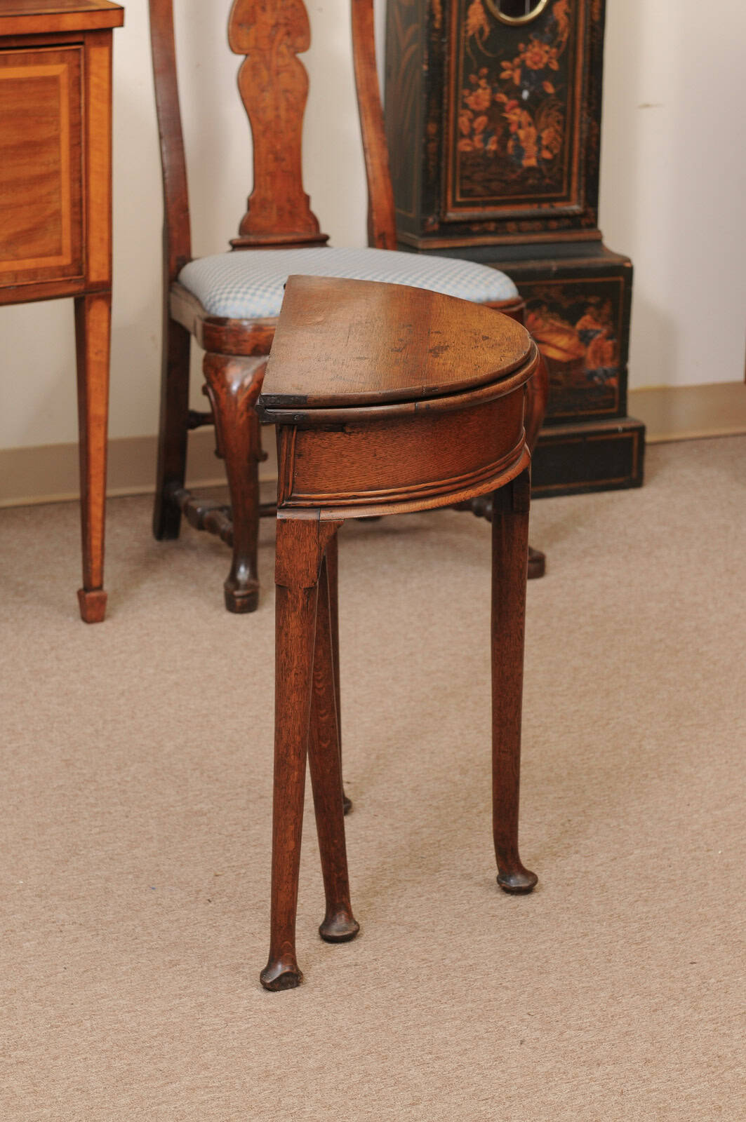 English Early 18th Century Petite Queen Anne Oak Demilune Game Table with Flip Top - Image 5