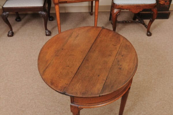 English Early 18th Century Petite Queen Anne Oak Demilune Game Table with Flip Top - Image 8