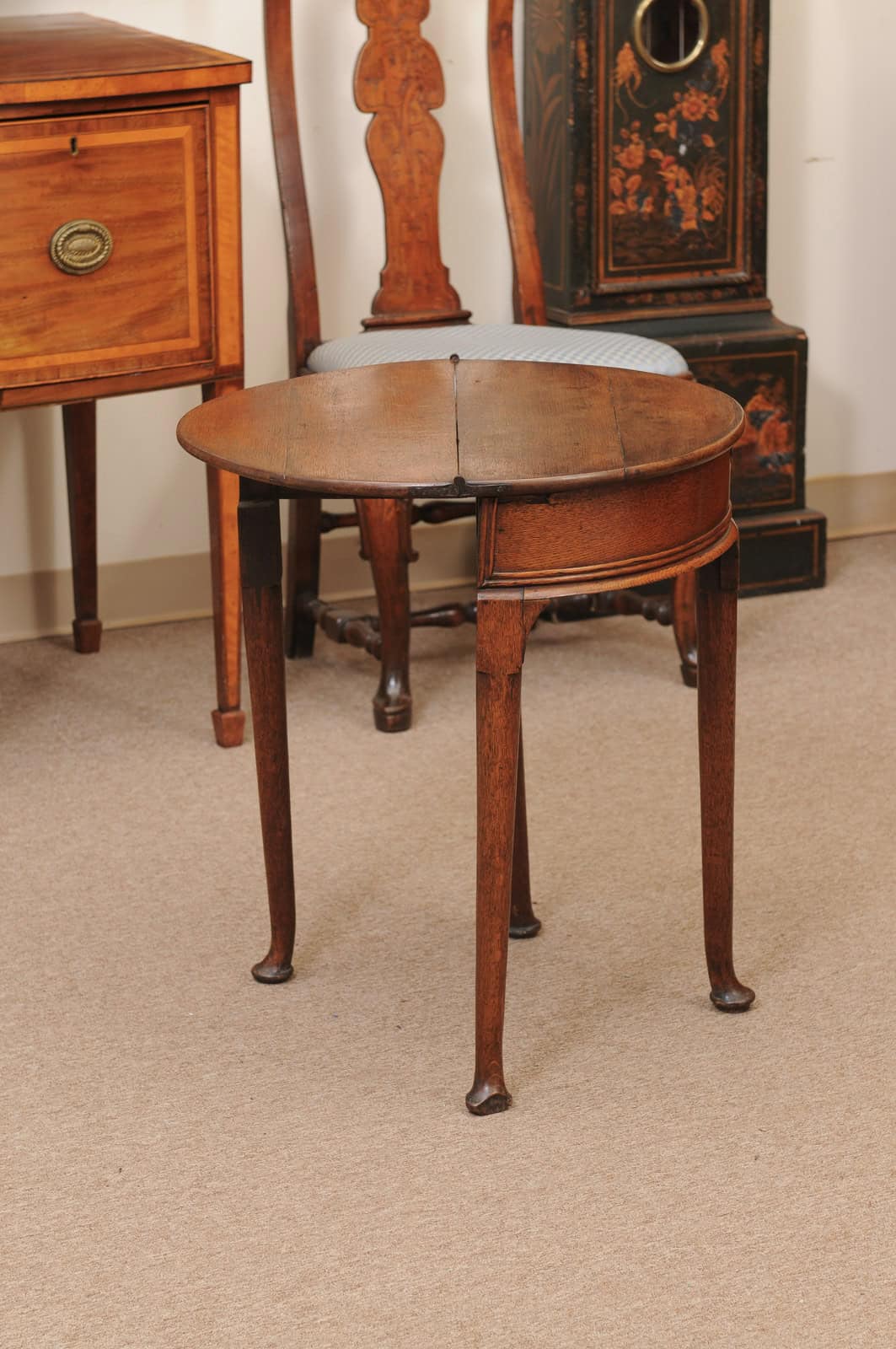 English Early 18th Century Petite Queen Anne Oak Demilune Game Table with Flip Top - Image 9