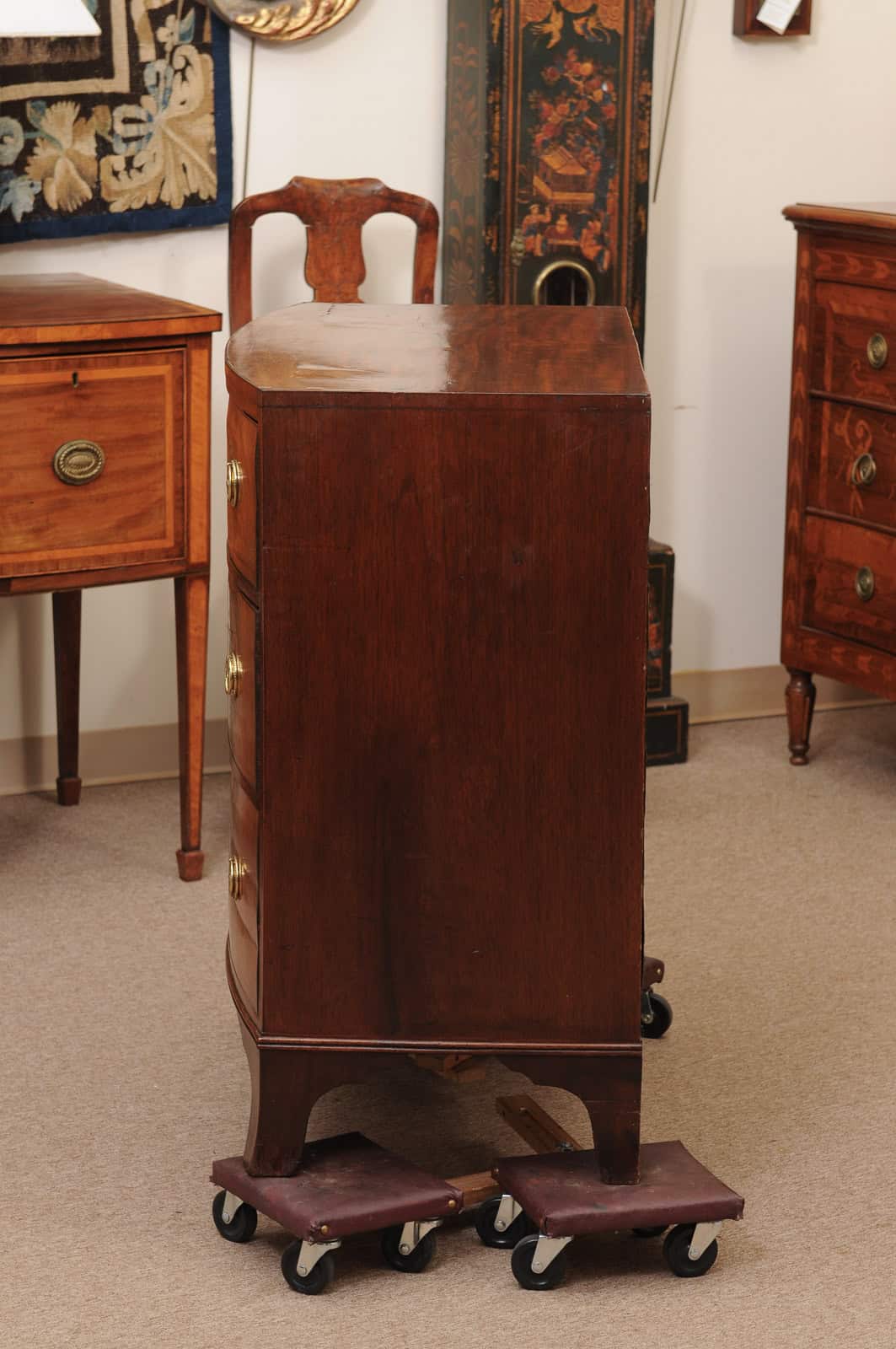 Small English 19th Century Bowfront Mahogany Chest with 3 Drawers and Bracket Feet - Image 11