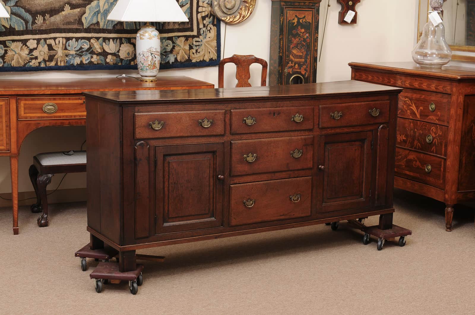 English 18th Century Oak Dresser Base with 2 Flanking Cabinets and 5 Drawers - Image 3