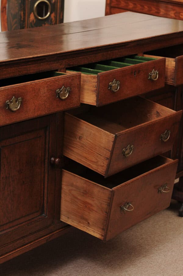 English 18th Century Oak Dresser Base with 2 Flanking Cabinets and 5 Drawers - Image 5