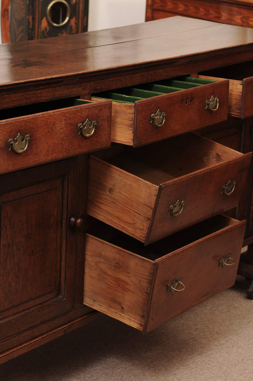 English 18th Century Oak Dresser Base with 2 Flanking Cabinets and 5 Drawers - Image 5