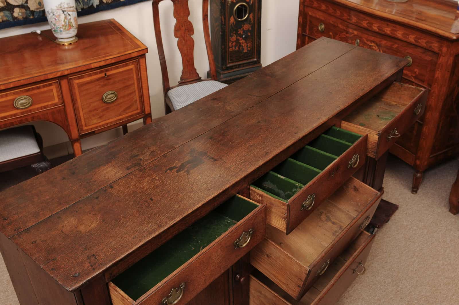 English 18th Century Oak Dresser Base with 2 Flanking Cabinets and 5 Drawers - Image 6