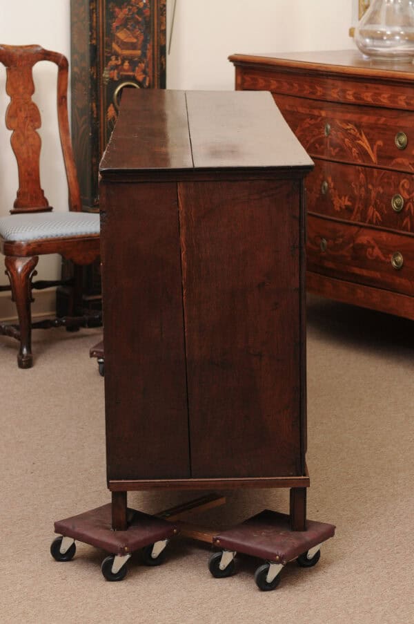 English 18th Century Oak Dresser Base with 2 Flanking Cabinets and 5 Drawers - Image 7