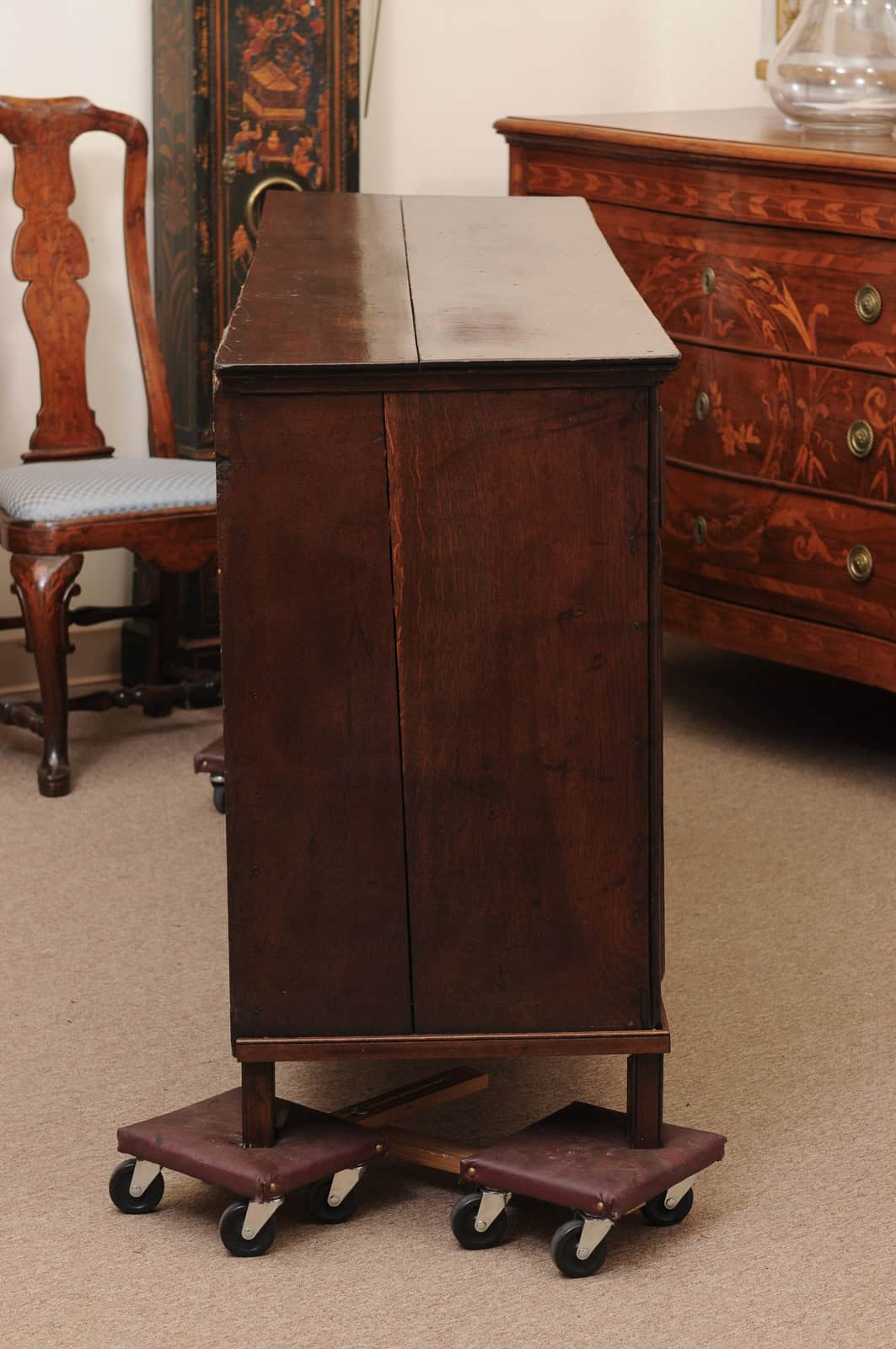 English 18th Century Oak Dresser Base with 2 Flanking Cabinets and 5 Drawers - Image 7