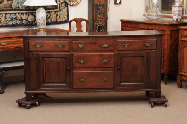 English 18th Century Oak Dresser Base with 2 Flanking Cabinets and 5 Drawers - Image 13