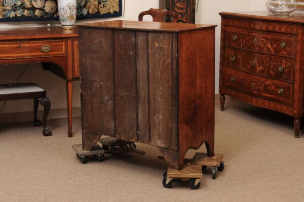19th Century English Oak Chest with Straight Front, 5 Drawers and Splayed Legs - Image 8
