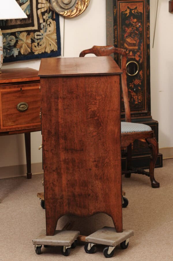 19th Century English Oak Chest with Straight Front, 5 Drawers and Splayed Legs - Image 11