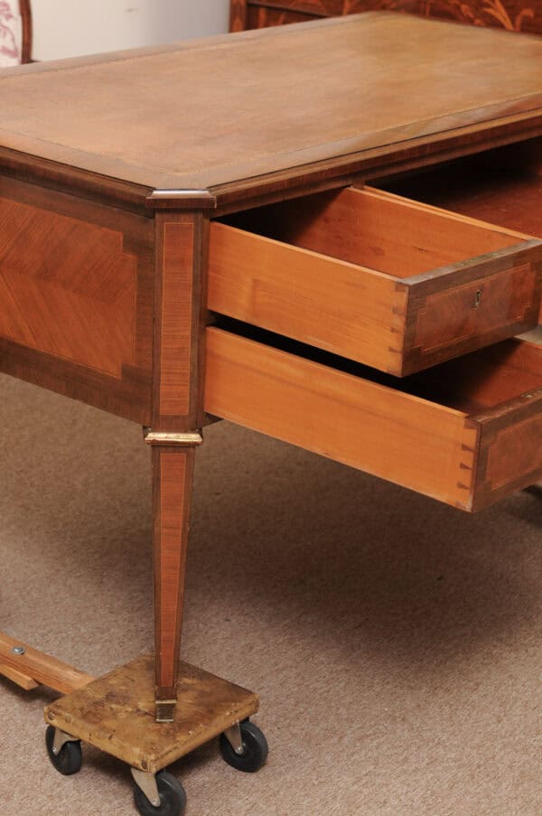 French Directoire Style Writing Table in Walnut and Kingswood with Brown Leather Top,  5 Drawers and Slides, 20th Century - Image 5