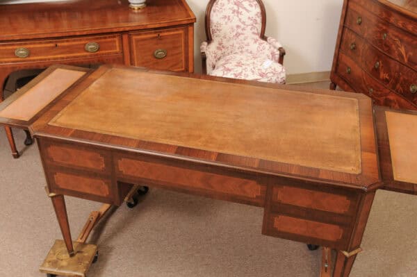 French Directoire Style Writing Table in Walnut and Kingswood with Brown Leather Top,  5 Drawers and Slides, 20th Century - Image 12