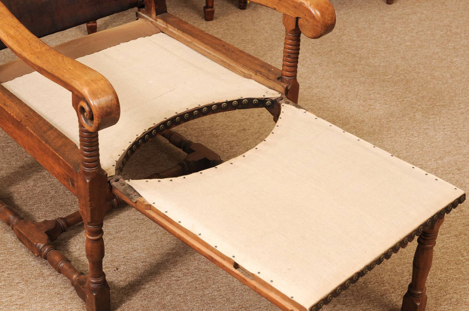 17th Century French Walnut Reclining Fauteuil in Leather with Fold Out Ottoman Option - Image 19