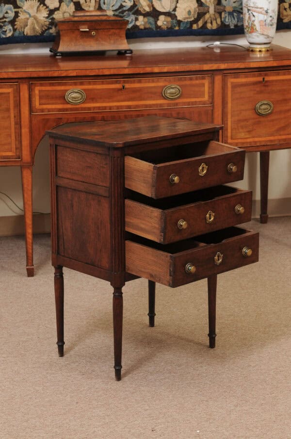 Directoire Walnut Chiffonier / Bedside Table, French Late 18th Century - Image 4