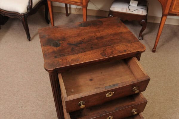 Directoire Walnut Chiffonier / Bedside Table, French Late 18th Century - Image 6