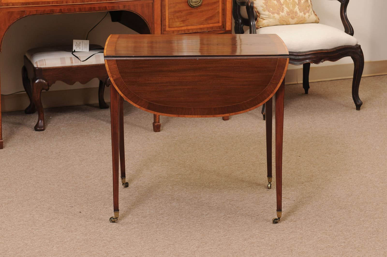 English George III Pembroke Table with Crossbanding and String Inlay - Image 7