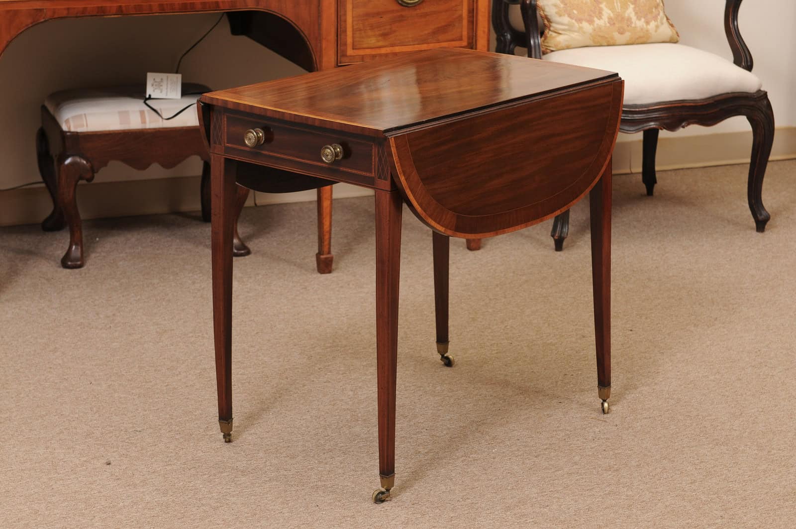 English George III Pembroke Table with Crossbanding and String Inlay - Image 8