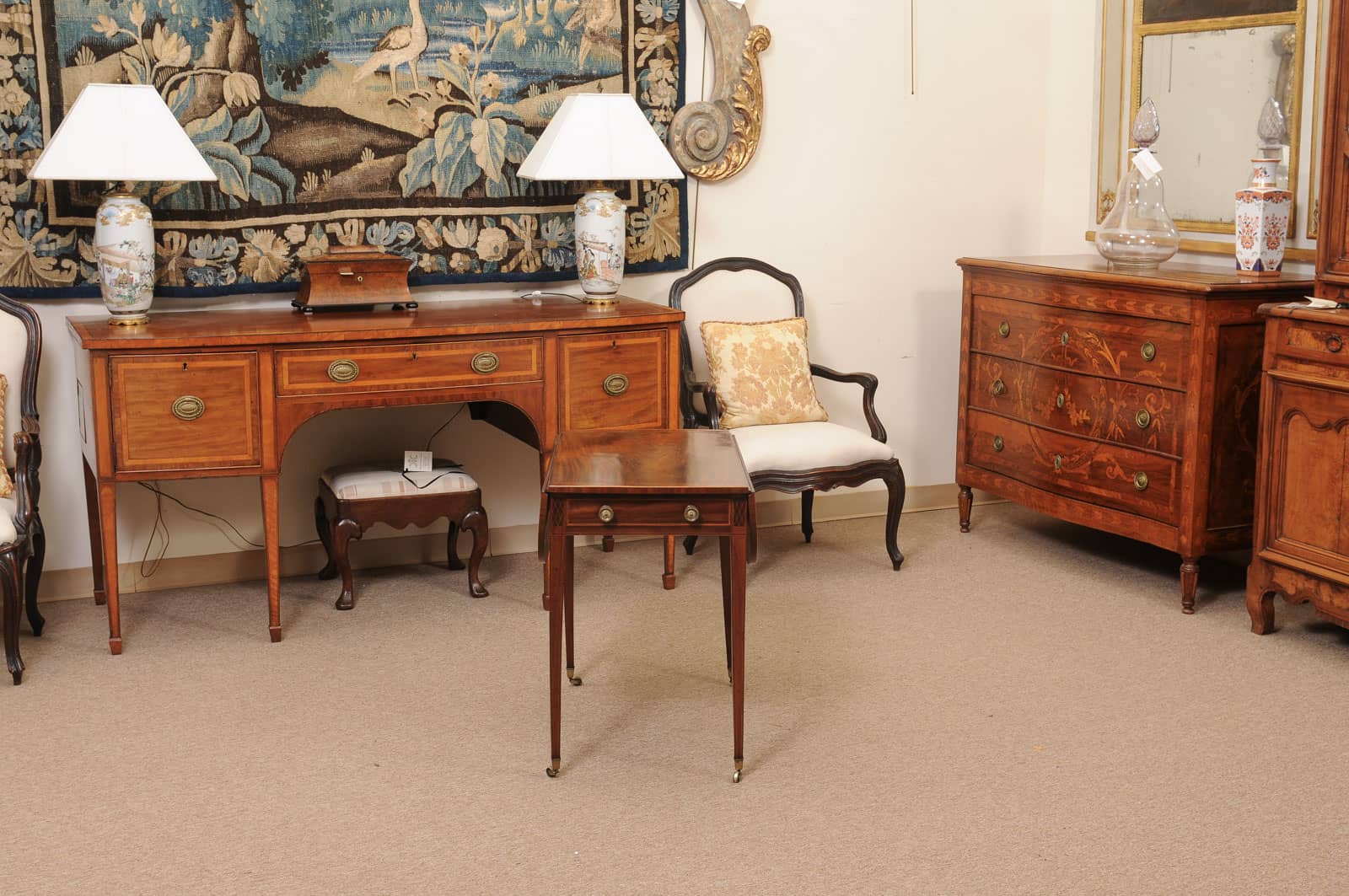 English George III Pembroke Table with Crossbanding and String Inlay - Image 9