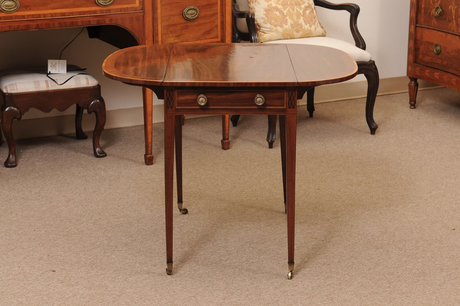 English George III Pembroke Table with Crossbanding and String Inlay - Image 10